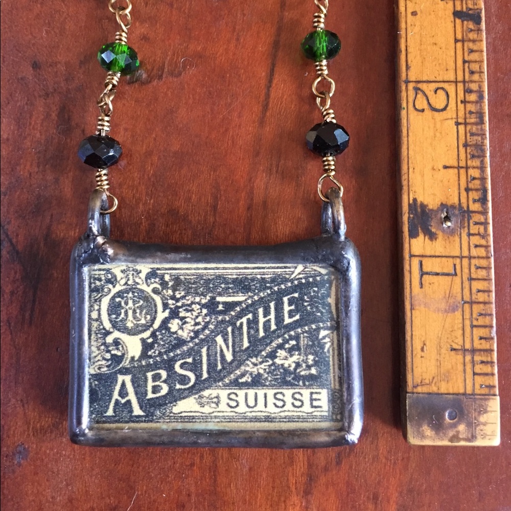 Absinthe Victorian empherma glass necklace - Picture 8 of 10